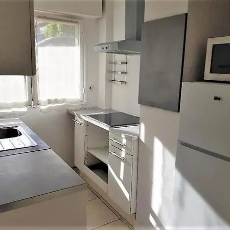 Daire 3 Pieces Centre Juan Les Pins Avec Parking Prive Antibes